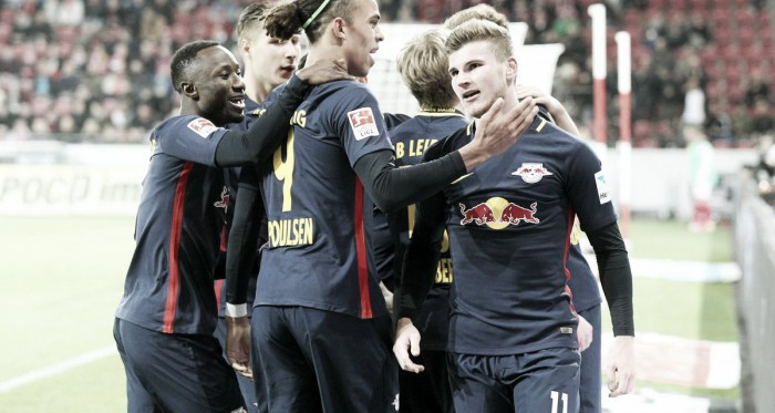 Victoria del RB Leipzig en un partido caliente