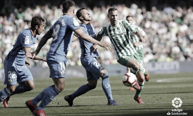 Canales conduciendo el esférico | Fotografía: La Liga