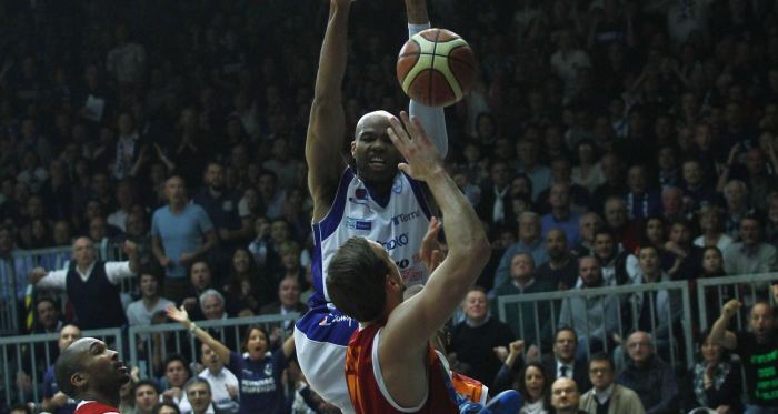 Cantù guadagna il match point!