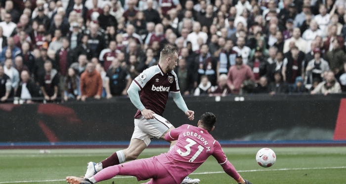 Na luta pelo
título, Manchester City busca empate diante do West Ham