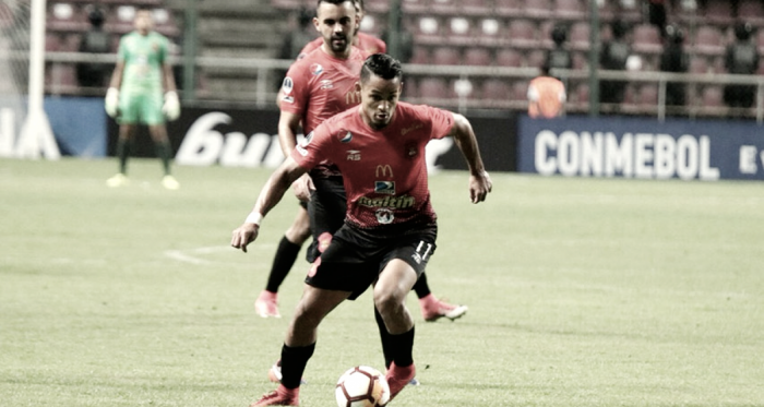 Caracas FC eliminó aEverton con el reloj en una mano y un rosario en la otra. Fotografía: Caracas FC