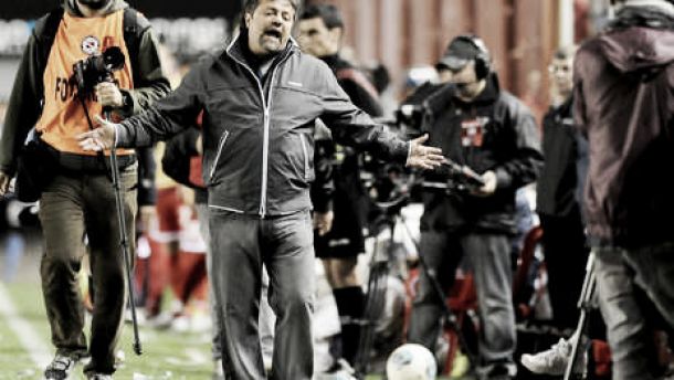 Caruso Lombardi "es soberbio, te trata mal, te dice de todo"