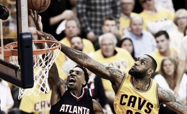 Gli Atlanta Hawks si inchinano di fronte a King James, ma solo all'overtime