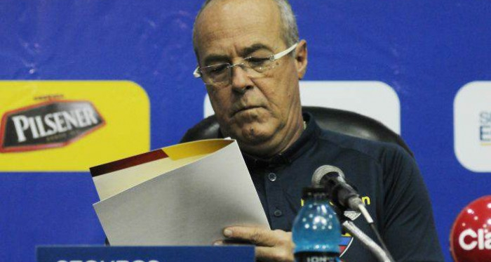 Jorge Célico presentando la lista de los nuevos convocados para representar a Ecuador en estas últimas fechas de Eliminatorias. Foto: Federación Ecuatoriana de Fútbol.