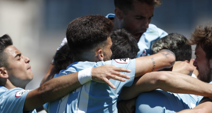 Jugadores del Celta B celebrando el gol de Apeh <br>Fuente:<span dir="auto" class="css-901oao css-16my406 r-1qd0xha r-ad9z0x r-bcqeeo r-qvutc0">@RCCelta</span>
