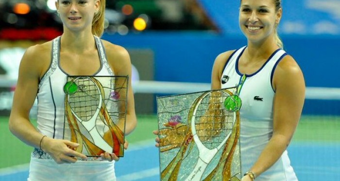 Cibulkova (right) with the Katowice trophy | Photo: Katowice Open