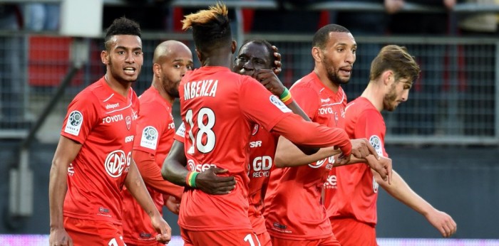 Ligue 2 : Valenciennes s'offre le leader