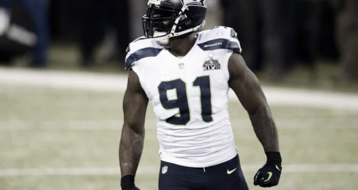 Seattle Seahawks defensive end Chris Clemons retires