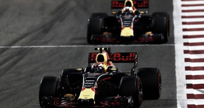 Verstappen y Ricciardo, a la sombra