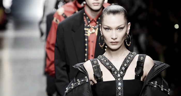 Versace ha vuelto a hablar