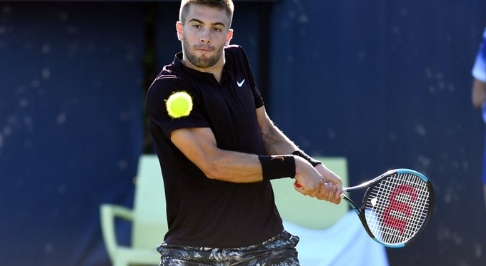 ATP S'Hertogenbosch- Day5: cede De Minaur, Coric eroico