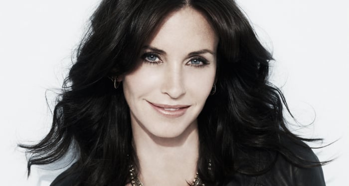 Courteney Cox debutará detrás de las cámaras con el drama &#039;Hello I Must Be Going&#039;