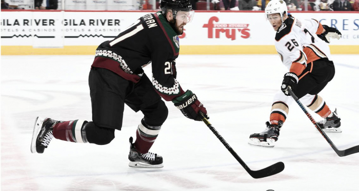 Derek Stepan attempts to score the Coyotes' first goal of the new season. | Photo: arizonacoyotes.com
