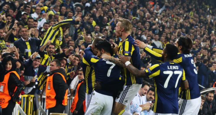 Europa League - Il Manchester United cade ancora, Sow e Lens firmano il 2-1 per il Fenerbahce