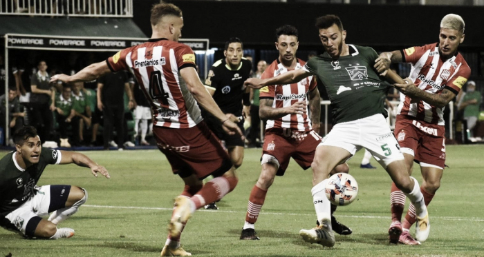 Ferro
perdió 1-0, pero logró la clasificación