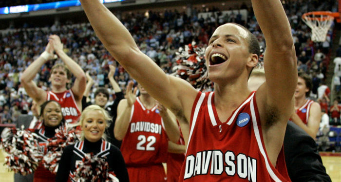 March Madness 2008&nbsp;: Chef Stephen Curry met ses
premières sauces en NCAA pour créer le miracle Davidson