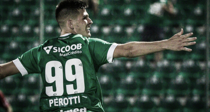 Atacante Perotti acerta retorno à Chapecoense: "Meu time do coração" 