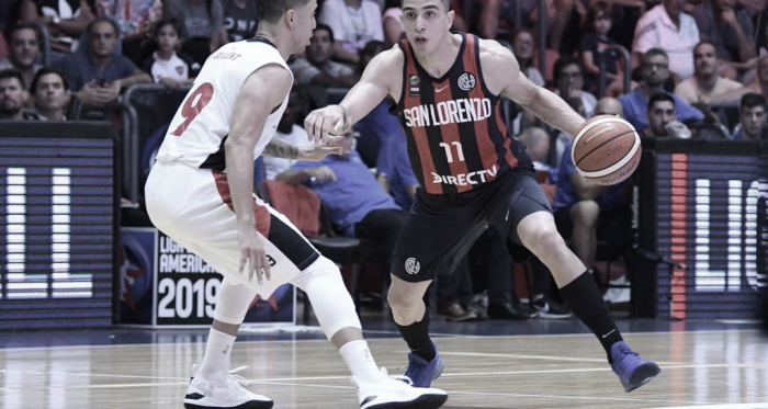 San Lorenzo vs Guaros, Jose Vildoza con la pelota | Foto: Casla Oficial