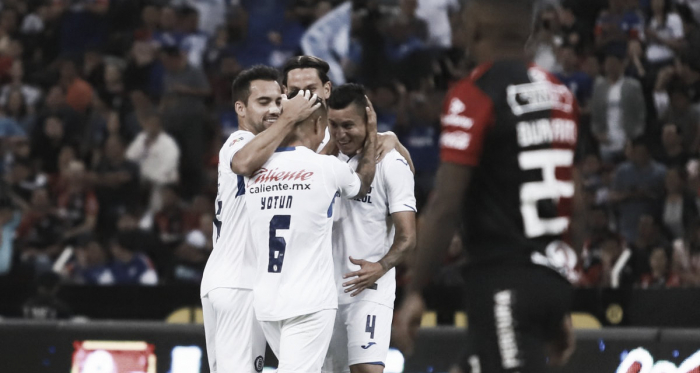 Cruz Azul vence con facilidad al Atlas
