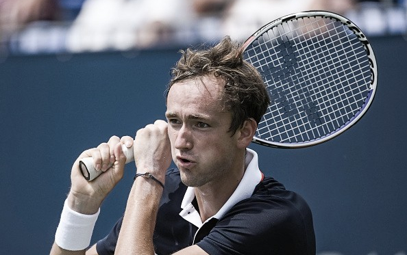 Medvedev destroza a Thiem y se mete en semis de Montreal