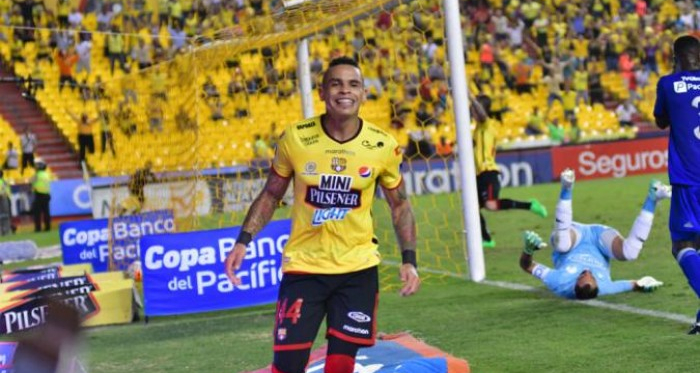 Jonathan Álvez celebra su segundo gol. Foto: Ángel Aguirre