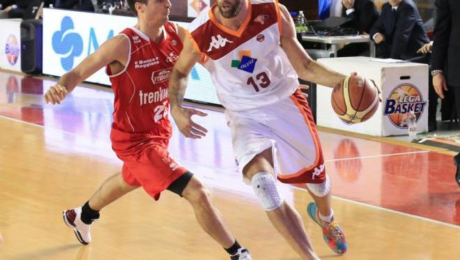 Playoff, gara2: Sassari tenace in volata, Roma strapazza Reggio