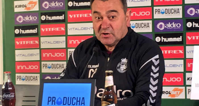Carlos Pouso: "Queda un partido y tenemos que estar centrados"