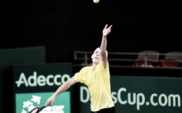 Álex de Minaur durante un partido de Copa Davis en 2018. Foto: zimbio.com