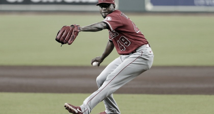 Julio
Teherán lanzó cinco entradas, pero no tuvo decisión en la derrota ante los
Padres de San Diego