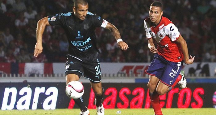 Gallos y Tiburones buscarán un triunfo de oro el próximo sábado // Foto: MedioTiempo.com