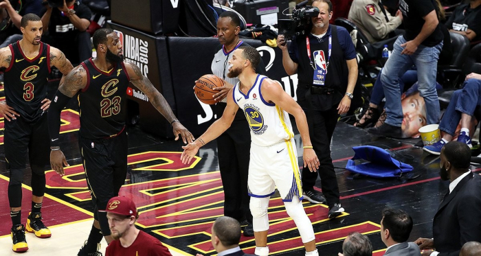 LeBron James e Steph Curry. Fonte: Golden State Warriors/Twitter