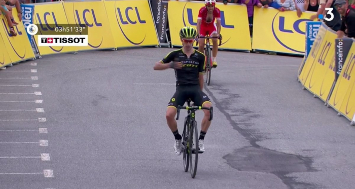 Adam Yates vince a Saint-Gervais Mont Blanc. Fonte: Criterium du Dauphiné/Twitter