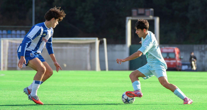 El Juvenil del Real Betis golea al FC Porto con un brillante Antonio González