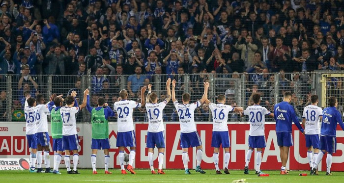 Il sabato di Bundesliga - Lo Schalke di misura trionfa a Friburgo. Sorridono il Lipsia e l'Amburgo