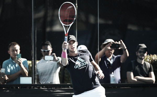 Dominic Thiem durante una práctica en el Abierto Australiano 2019. Fuente: Zimbio