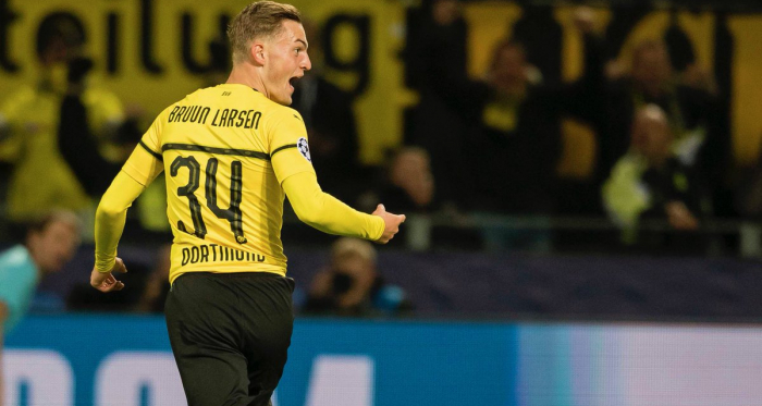 Jacob Brunn Larsen celebrates the opening goal. | Photo: Borussia Dortmund.