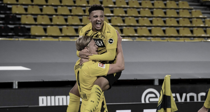 Avassalador
no segundo tempo, Borussia Dortmund vence Schalke no Revierderby