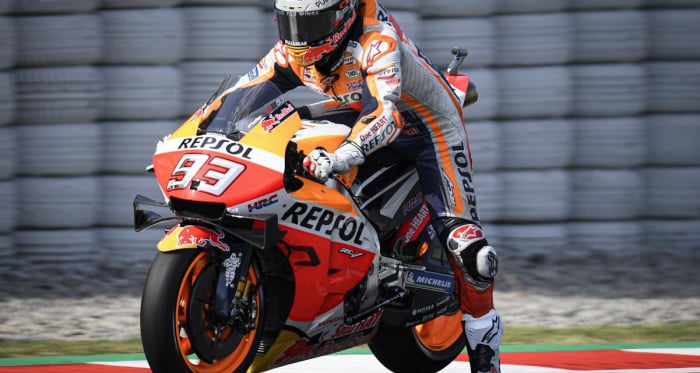 Márquez vuelve a ganar en casa en la carrera con más caídas&nbsp;de la temporada