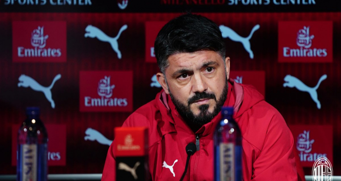 https://twitter.com/acmilan
