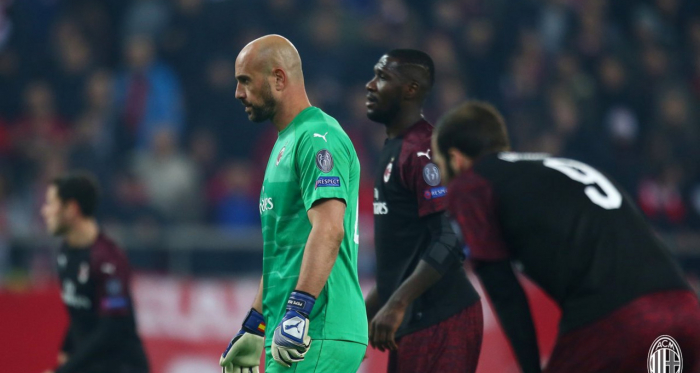 https://twitter.com/acmilan