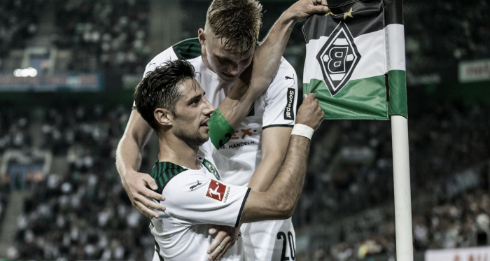 Borussia Mönchengladbach vence Arminia
Bielefeld e respira na tabela da Bundesliga