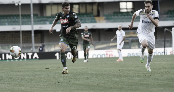 Com um gol em cada tempo, Napoli supera Hellas Verona e mantém sequência positiva