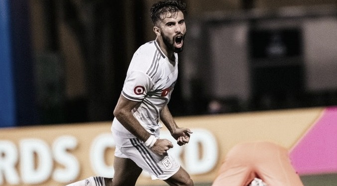 Sonrojante goleada al
campeón