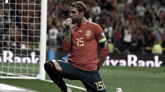 O capitão Sergio Ramos abriu o placar para a Espanha em cobrança de pênalti (Foto: UEFA / Reprodução)