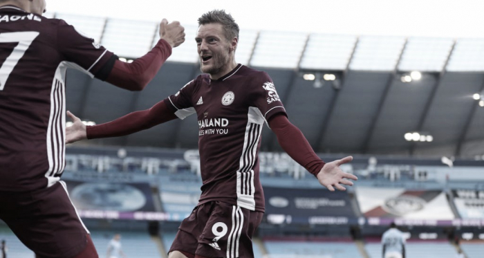 Jamie Vardy es el más zorro y tumba al Manchester City