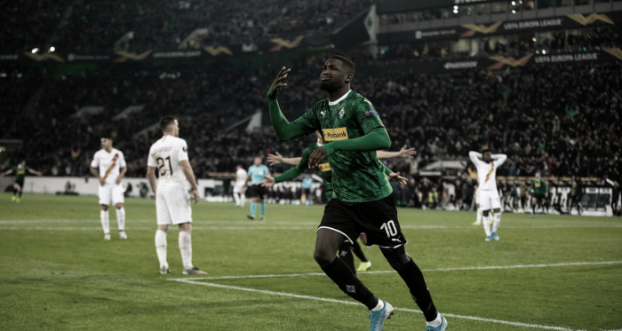 Thuram celebrando el gol de la victoria. Vía Twitter en @Borussia_es