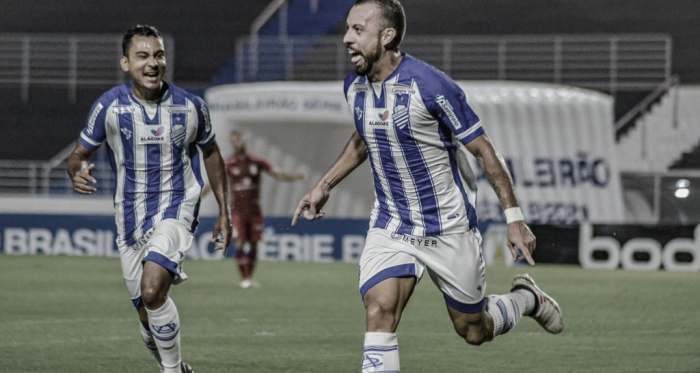 Com brilhantismo de Paulo Sérgio, CSA goleia Paraná e mantém ascensão na Série B