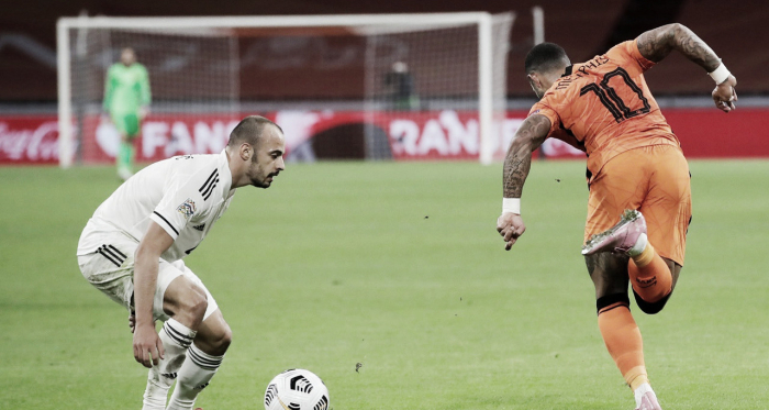 Com show de Wijnaldum, Holanda vence Bósnia e se mantém viva na Nations League
