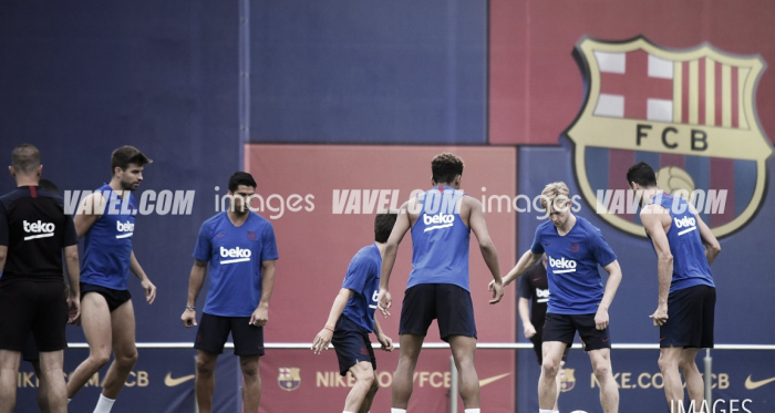 Rondo de entrenamiento en la Ciudad Deportiva. FOTO: Noelia Déniz.