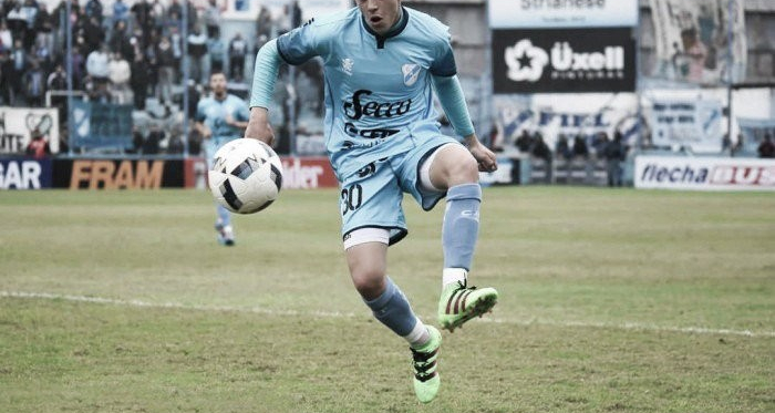 9 amarillas, 4 expulsiones y 1 gol en su paso con la camiseta de Temperley.